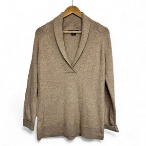 Eddie Bauer Tan Rib Knit V-Neck Sweater Medium Minimalist Cozy Neutral Pullover